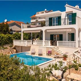 4 Bedroom Villa with Pool near Milna, Brac Island Sleeps 8 